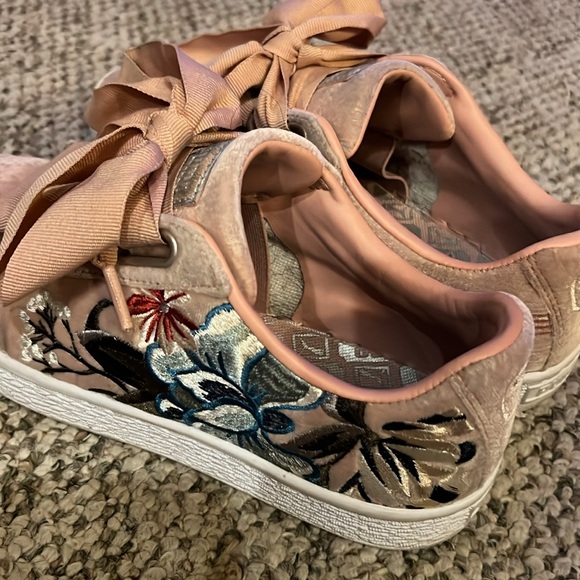 Pink Puma Embroidered ribbon Sneakers - Picture 4 of 6